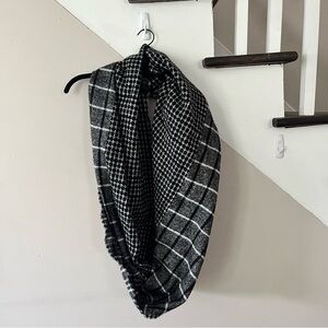 Black Blanket Scarf